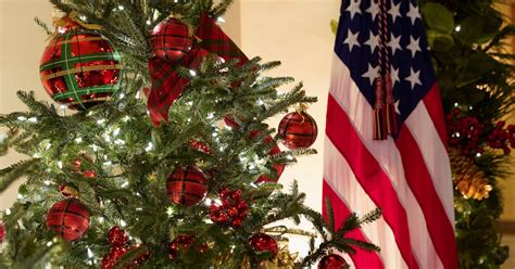 The ornament front features a photo of lincoln and douglas. The Trumps' final White House Christmas decorations ...