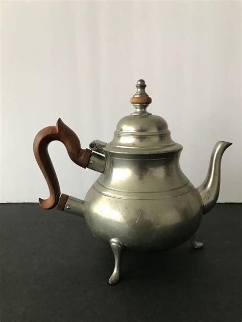 Kirk Stieff Williamsburg Pewter Tea Pot Coffee Pot Tea Kettle With