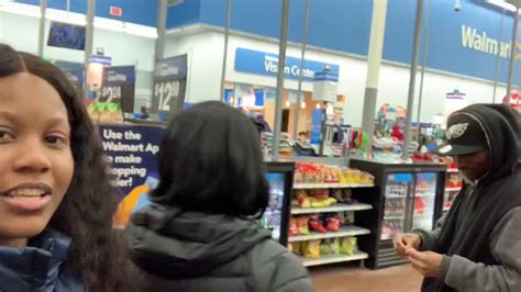 Girl Gets Her Wig Snatched In Walmart Youtube
