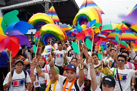 Metro Manila Pride March Delivers Message Of Equality In Rainbow Colors Abs Cbn News