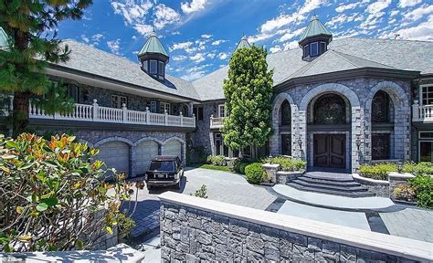 Dr Dre Puts His Luxurious Eight Bed 13 Bath Mansion On The Market For