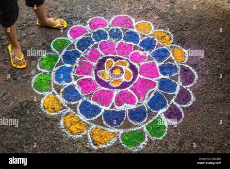 Rangoli Diseño O Kolam O Muggu En La Calle Para Dar La Bienvenida A