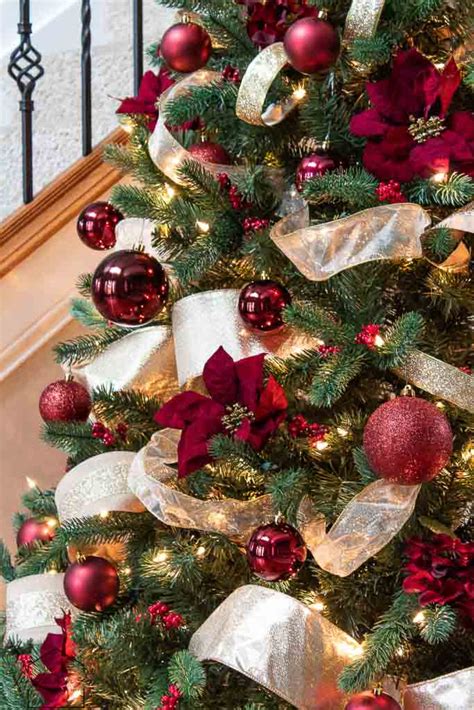 How To Decorate A Christmas Tree Like A Designer The Lived In Look