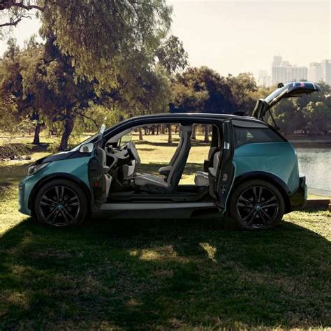 El bmw i3 2013 fue el primer coche eléctrico de la marca, a pesar de que desde 1972 ha estudiado este tipo de propulsión en numerosos prototipos eléctricos experimentales. BMW i3 - Precios 2020 | BMW España