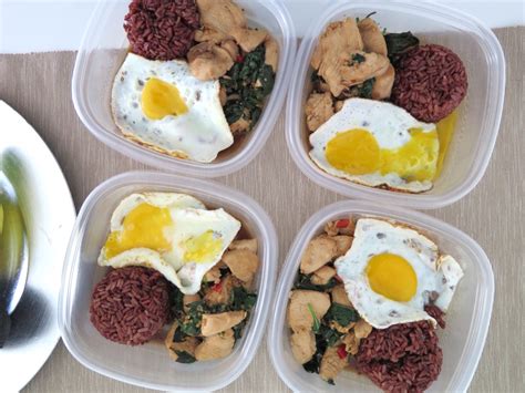 And best thing is, you can throw this together with items and seasonings you likely already have in your pantry. Healthy Spicy Thai Basil Chicken (Pad Kra Pao) Meal Prep