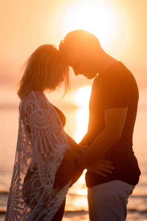 Romantic Pregnancy Shoot At The Beach
