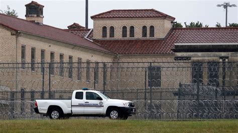Fed Prisons To Resume Visitation 7 Months After Coronavirus Shutdown