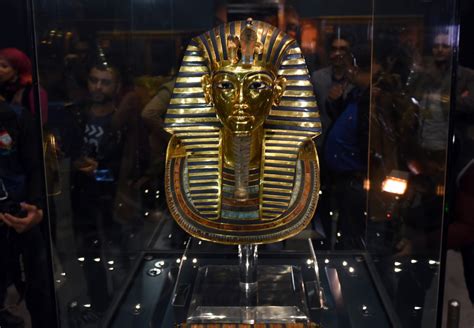 Museum Workers Face Fines And Dismissal For Scratching King Tut Mask
