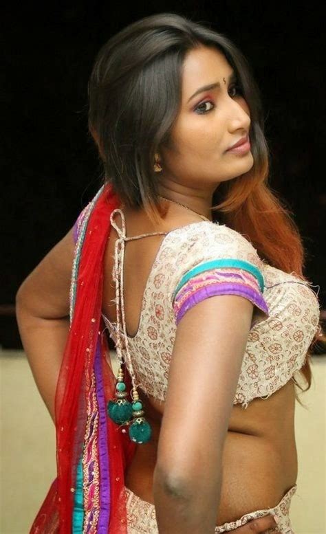 Hot Telugu Aunty Swathi With Half Saree With Skin Tight Blouse Unsceen