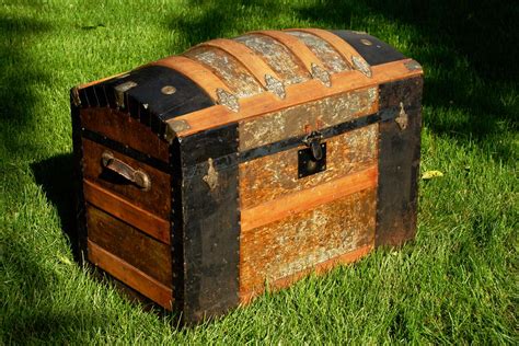The tree trunk while chest is a box, now usually a large strong box with a secure convex lid or chest can be. Selep Imaging Blog: Vintage Treasure Chest