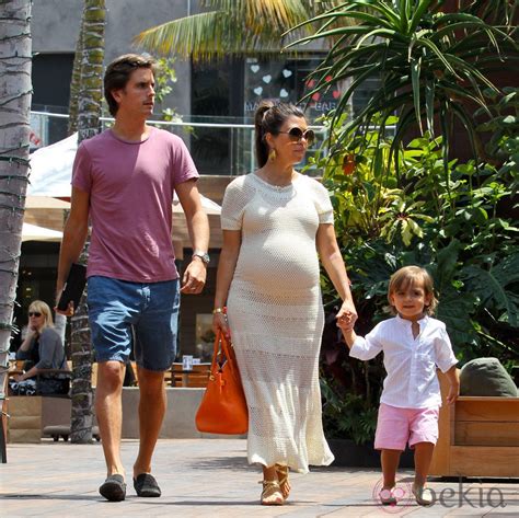 Kourtney Kardashian Y Scott Disick De Paseo Con Su Hijo Mason Los