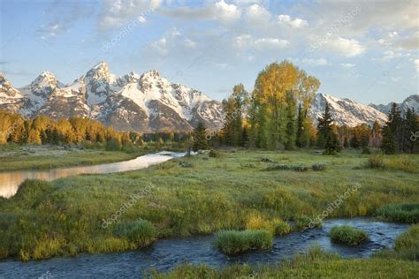 Grand Teton Mountains With Stream In Morning Light — Stock Photo