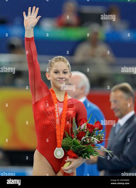 Us Gymnast Shawn Johnson Waves After Winning The Silver Medal In The