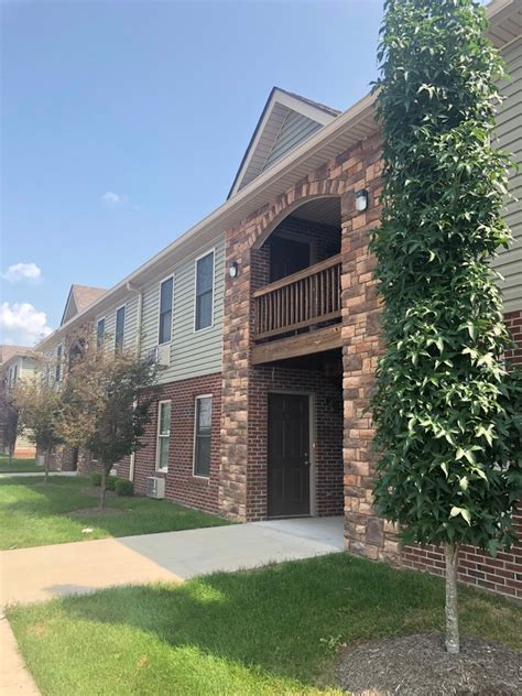 In richmond, roughly 60% of dwellings are single detached homes, and the rest of the houses are mainly large apartment buildings and small apartment buildings. Foxchase Apartments Apartments - Richmond, KY | Apartments.com