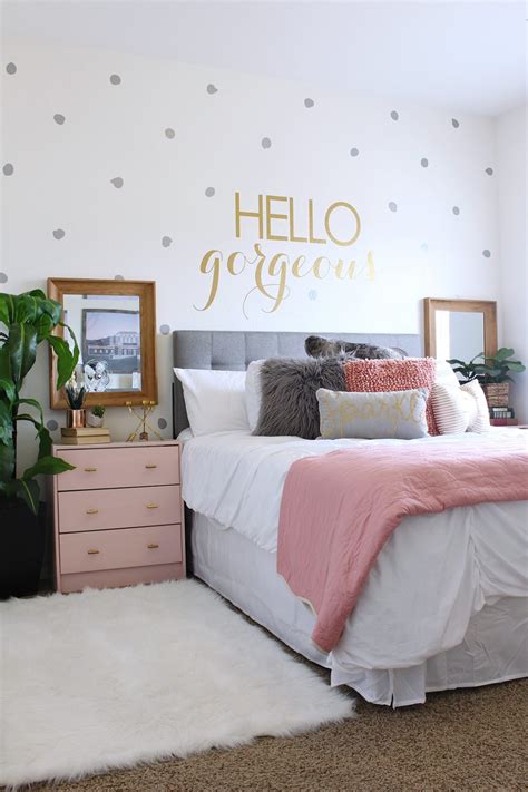 We show you the best approach to doing the makeover for your teen. Surprise Teen Girl's Bedroom Makeover - Classy Clutter