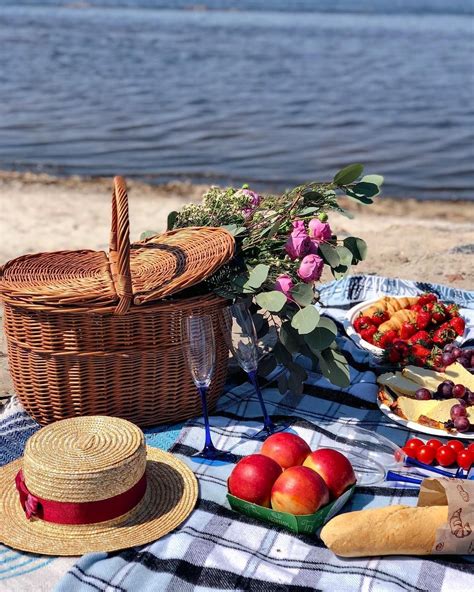 Pin By Nava Afriat On Picnic In 2020 Picnic Picnic Inspiration