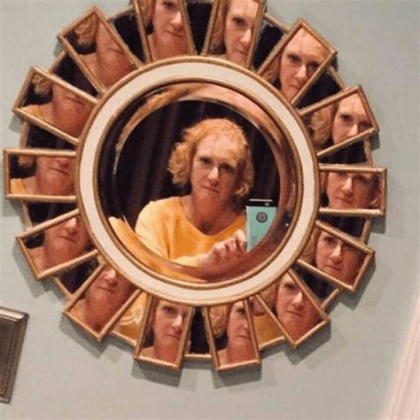 40 Times People Tried To Sell Mirrors And The Photos They Took Showed The Funniest Reflections