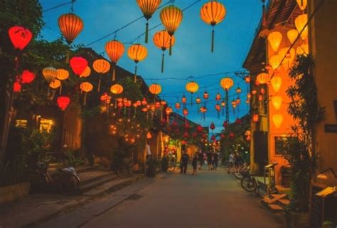 Omaro Tekoč Bat Lantern Festival Vietnam Maladroit Objemi Mestna Roža