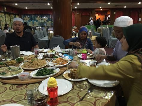 Mungkin anda sudah pernah makan. Tempat Makan: Pelbagai Menu Sedap Di Kelab Shah Alam ...