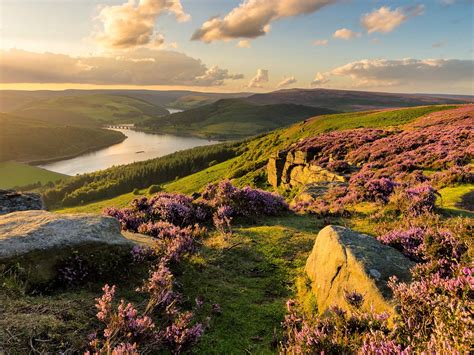 Six Of The Most Spectacular Walks In The Peak District National Parks Cool Places To Visit