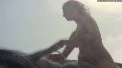 Naked Muriel Montossé in Diary of a Desperate Houswife