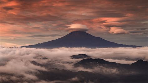 2560x1440 Mount Fuji Clouds And Mountains Japan 1440p Resolution