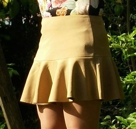 pin by dan golden on mini skirt 2 mini skirts dress skirt fashion