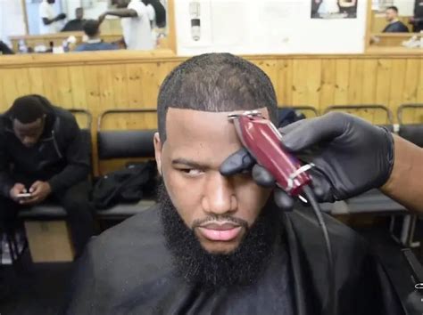 What Do Barbers Use For Shape Ups Refined Shave