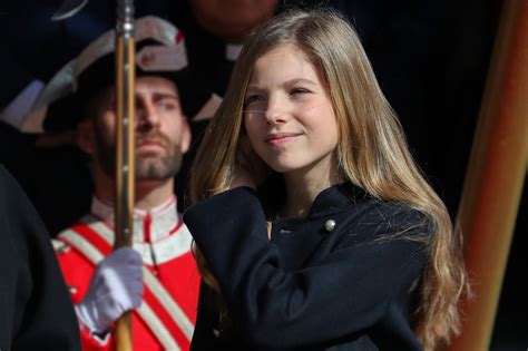 Los Elogiados Estilos De La Infanta Sof A La Convirtieron En La Reina Del Low Cost Show Espa A