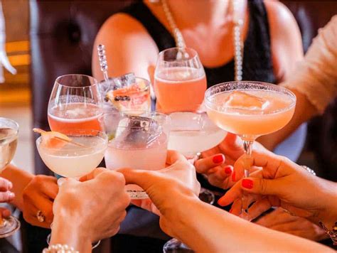 Girls Night Out Ideas Ladies Night Events And Fun Pinot And Picasso