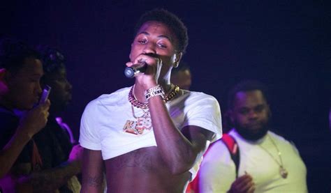 Nba Youngboy Punch A Fan At His Show For Mentioning His