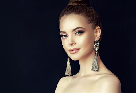 Look Girl Face Style Portrait Beauty Earrings Makeup Hairstyle