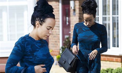 Stephanie Davis Looks Exhausted Leaving Liverpool Home Daily Mail Online