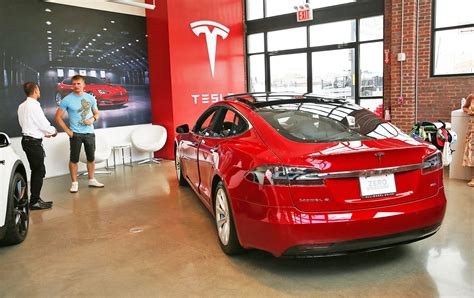Tesla No Longer Guarantees Your Electric Cars Resale Value Engadget