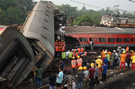 more than 280 dead after train derails in odisha india