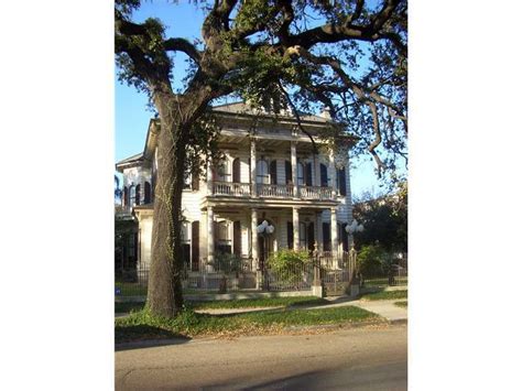 3711 Saint Charles Ave New Orleans La 70115