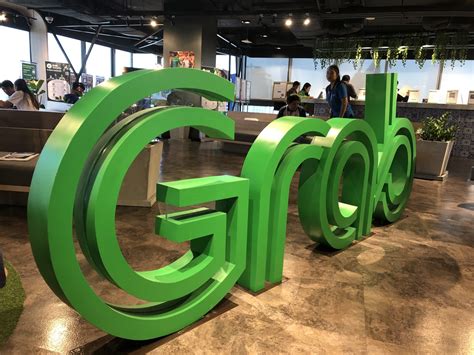 Grab to Cut 5% of Employees in another Setback for SoftBank - TheFabWeb