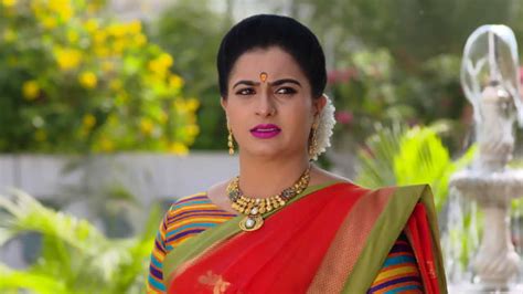 Karthika deepam serial baby actress krithika in yellow half saree fashionworldhub. Watch Karthika Deepam TV Serial Episode 439 - Soundarya ...