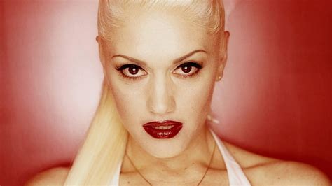 Hd Wallpaper Gwen Stefani Face Lipstick Look Portrait Looking At Camera Wallpaper Flare