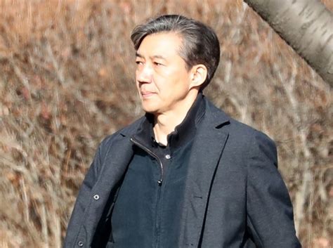 조국 전 장관이 공직자윤리법의 문제점, 또 처벌의 가능성 이런. 조국, 영장심사 이틀 앞두고 부인 정경심씨 면회