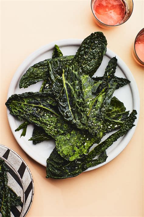 All this while i've been substituting kale with spinach or any green leaves but the juice tasted like sayur. This Baked Kale Recipe Proves That Kale Chips Still Got It ...