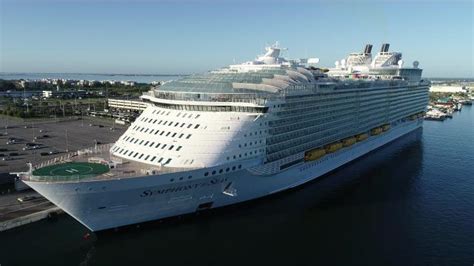 Worlds Largest Cruise Ship Royal Caribbeans Symphony Of The Seas