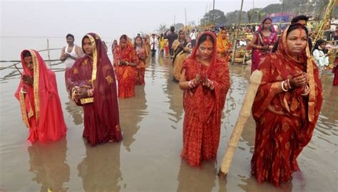 Chhath Puja 2020 Devotees Perform Chhath Rituals Across India In Pics Indiatoday