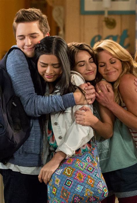 From this season onward, andrea barber is credited in the opening credits. 3 Details We Already Have About Fuller House Season 5 ...