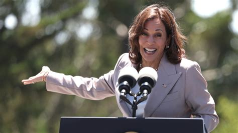 Kamala Harris ‘loves Explaining Things Like Shes ‘talking To A Bunch