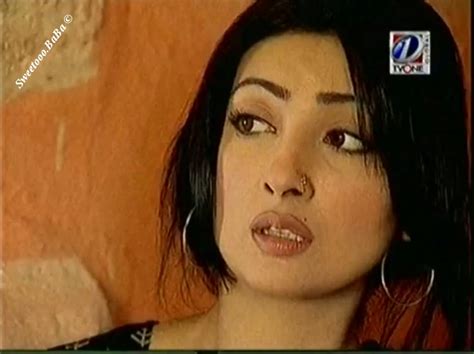 Pakistani Television Captures And Hot Models Ayesha Khan Closeup Snaps