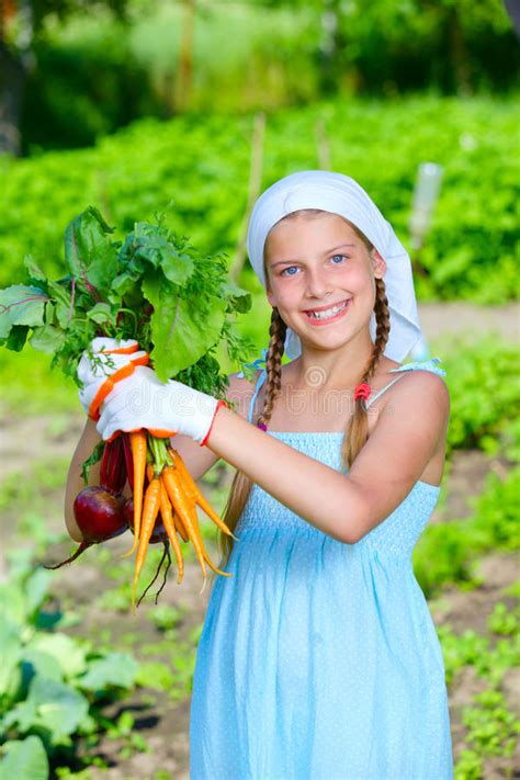 Gardening Girl Stock Image Image Of Growth Beets Autumn 31846179