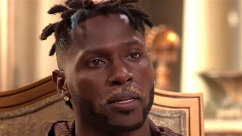 Antonio Brown Surrenders To Police Arrives At Jail On Thursday Night