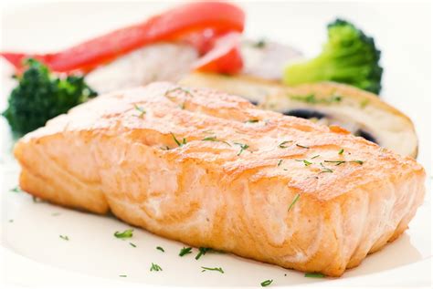 There are 313 calories and 6g of net carbs per portion. Slow-baked salmon fillets
