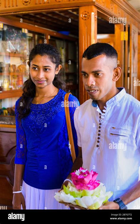 Sri Lanka Young Couple People Hi Res Stock Photography And Images Alamy